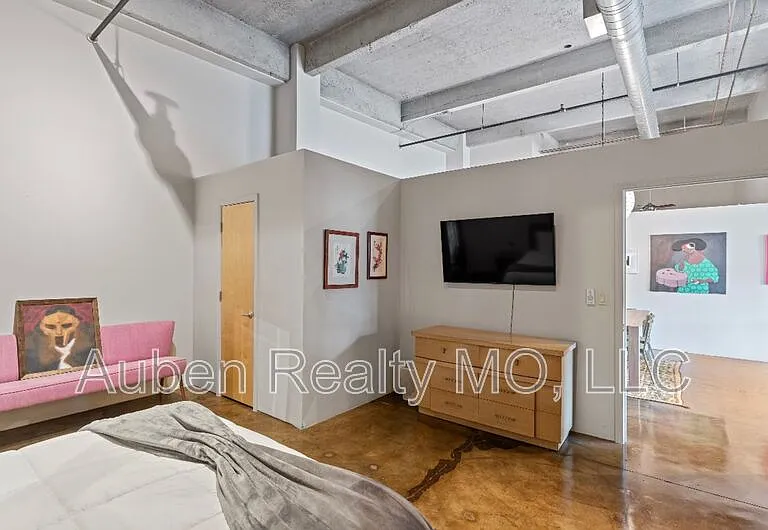 360 W Pershing Rd #330 — Photo 16