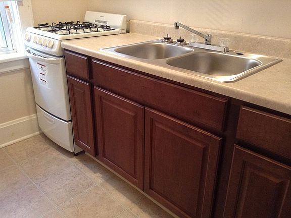 4th image of 261 Lyndhurst Pl APT 301
