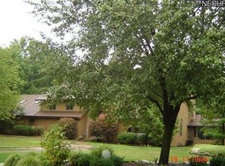 200 Ellen Dr, Berea, OH 44017
