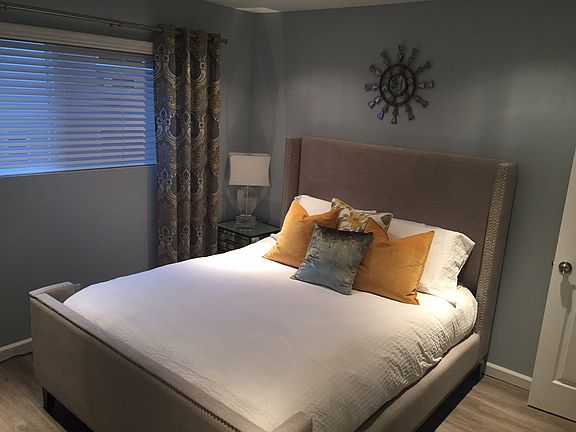 4th image of 964 Larrabee St APT 108