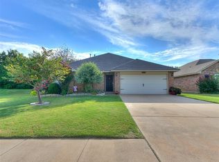 124 N Lockeport Dr, Edmond, OK 73003