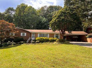 71 Gazebo Rd, Hickory, NC 28601