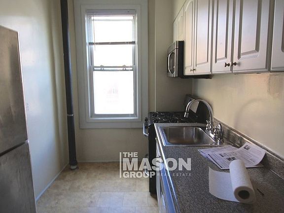 5th image of 201 W 92nd St APT 2A