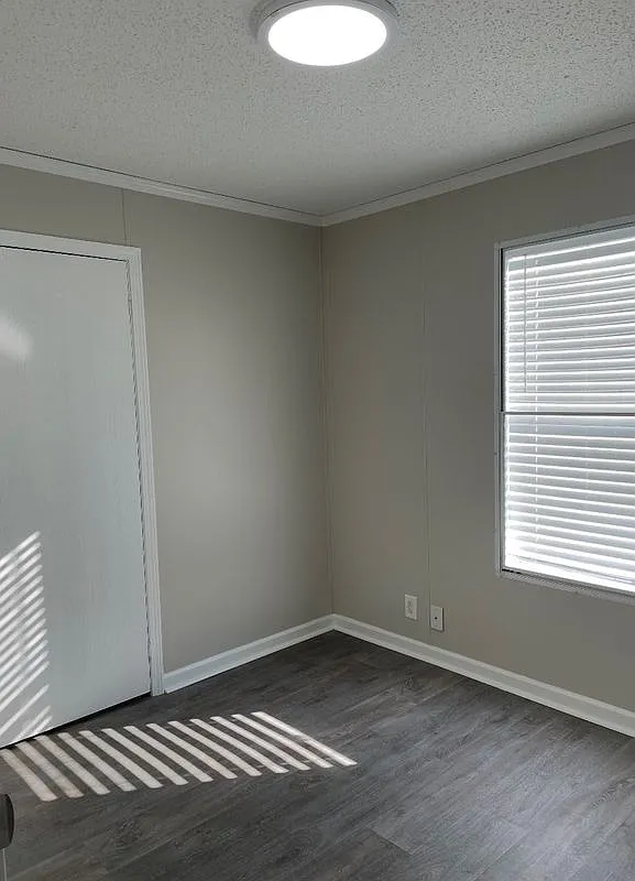 3 bed, 2.0 bath, 1500 sqft, $1,250 — Photo 3