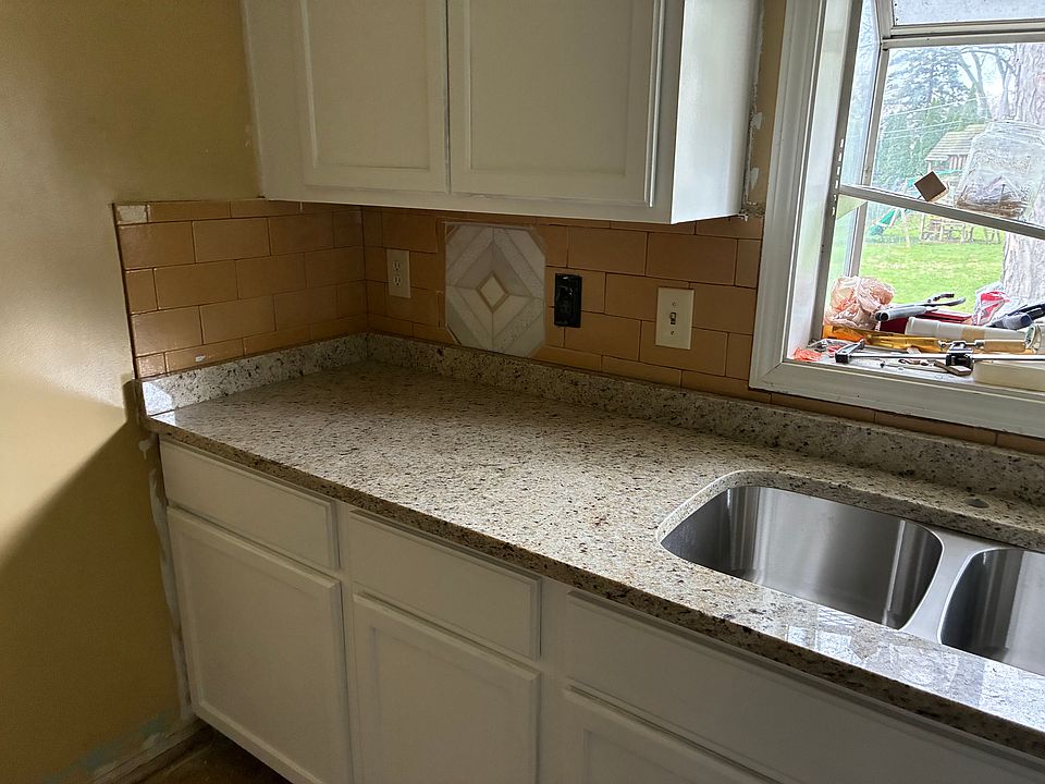 2nd image of 6766 Parkway Cir