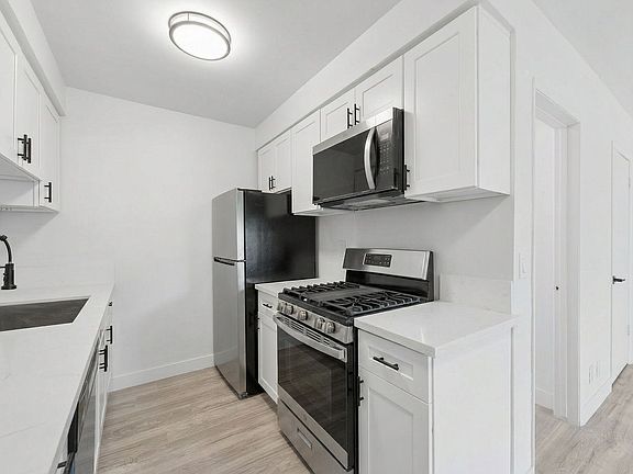 3rd image of 6828 Fulton Ave #3