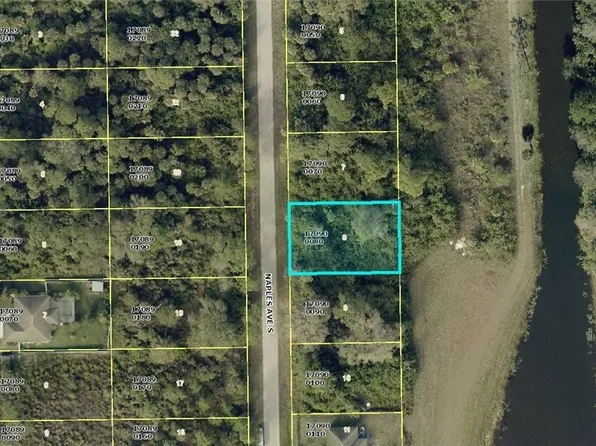 643 Naples Ave S, Lehigh Acres, FL 33974