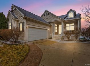 975 Watersedge Ct, Oxford, MI