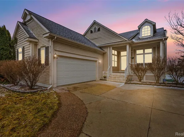 975 Watersedge Ct, Oxford, MI 48371