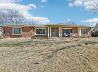 1128 Black Forest Dr, Saint Charles, MO 63301