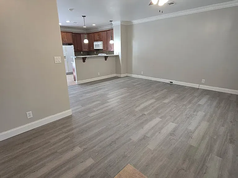 200 S 11th St — Photo 5