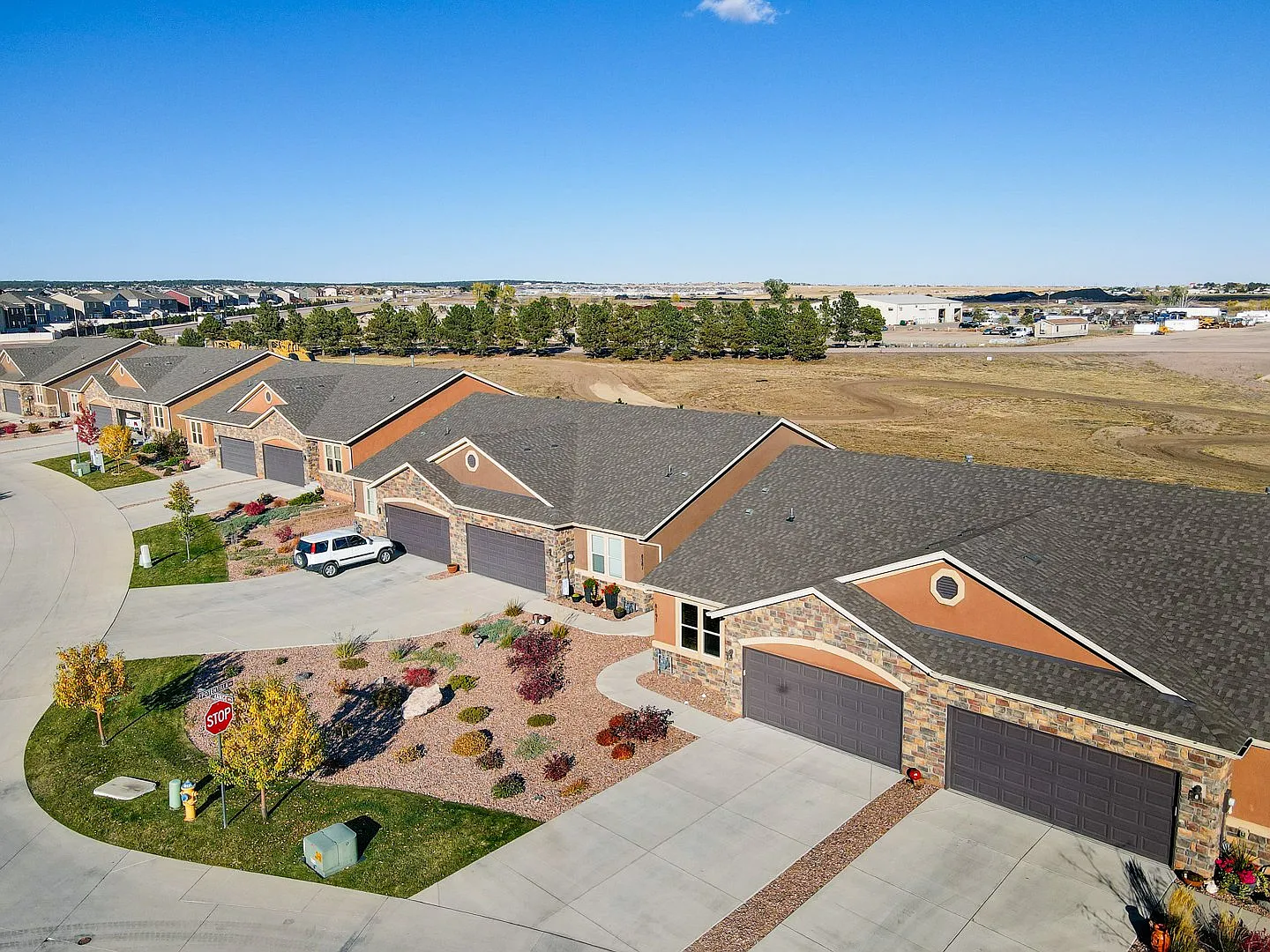 3 bed, 2.5 bath, 2312 sqft, $3,150 — Photo 4