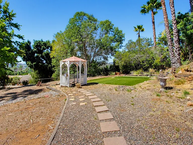 2039 Lemon Ave — Photo 39