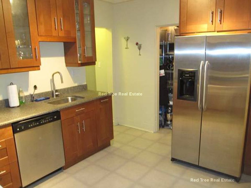 2nd image of 1408 Commonwealth Ave #109