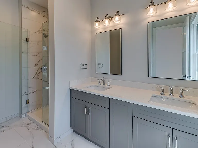Eldridge Townhome Rentals — Photo 11
