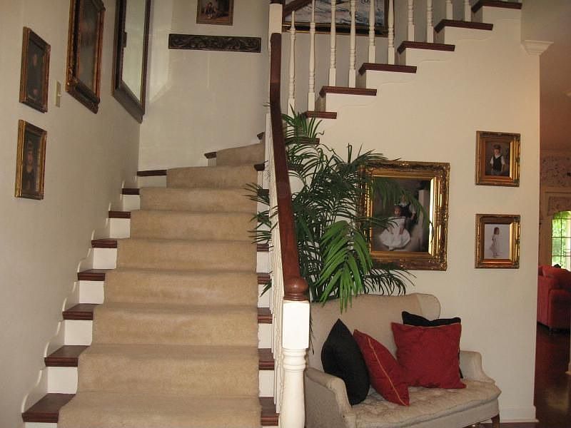 2nd image of 927 Windwood Dr