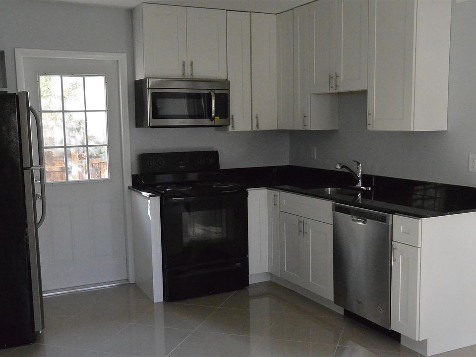 1st image of 1027 NE 32nd St #2