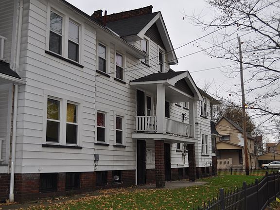 3rd image of 2915 E 111th St