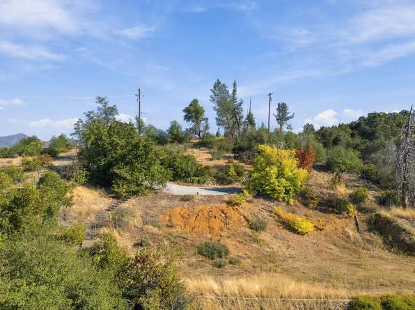 15698 Highland Cir, Redding, CA 96001
