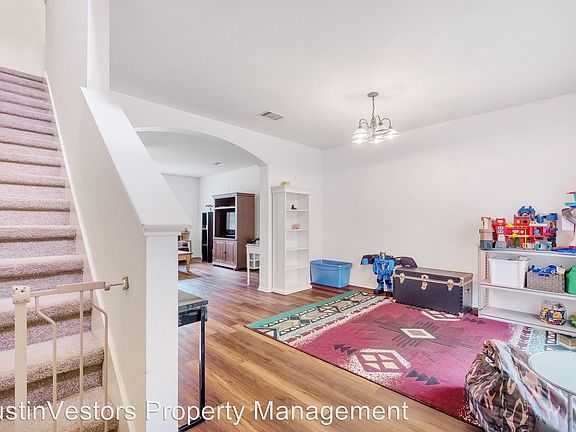4th image of 3810 Sandy Brook Dr