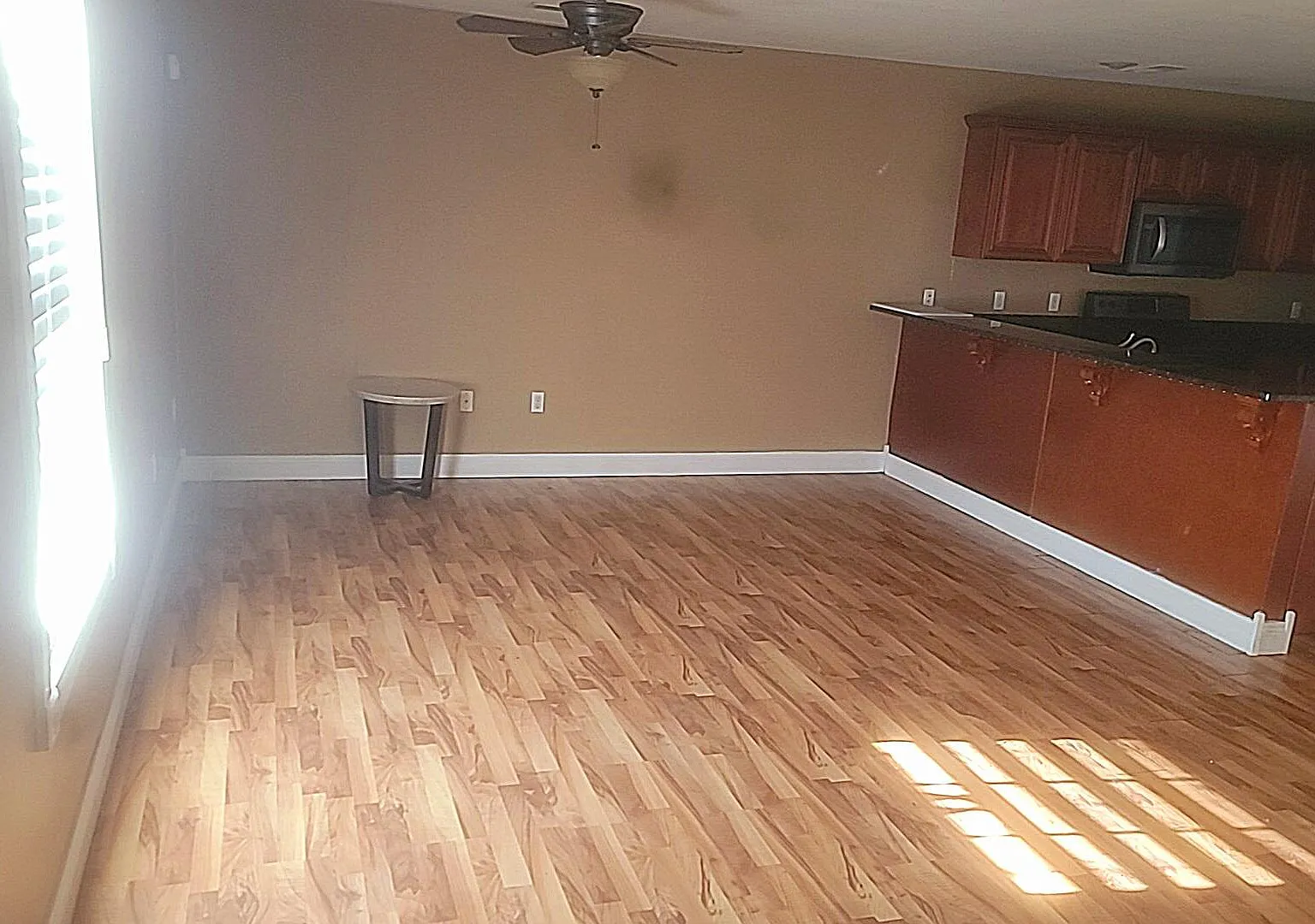 2 bed, 1.0 bath, 1000 sqft, $1,000 — Photo 3