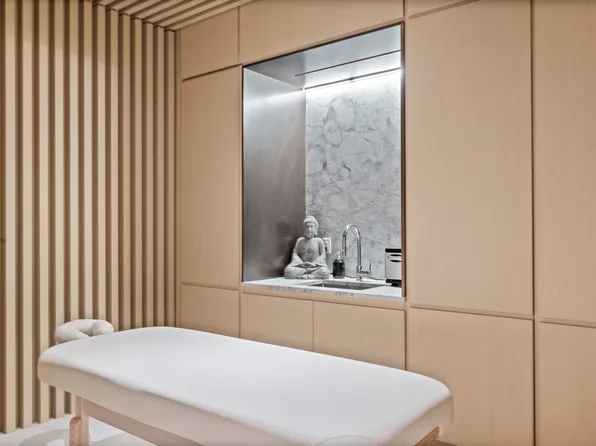 225 West 28th Street image 21 of 26