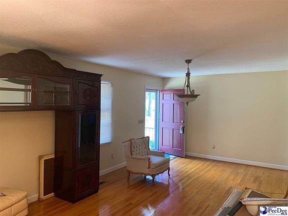 5th image of 304 Wildwood Dr