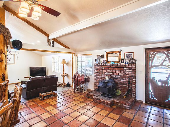 4th image of 1345 Barranca Blvd