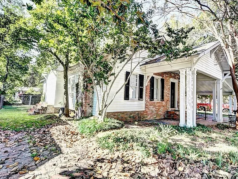 200 Cypress Ave — Photo 3
