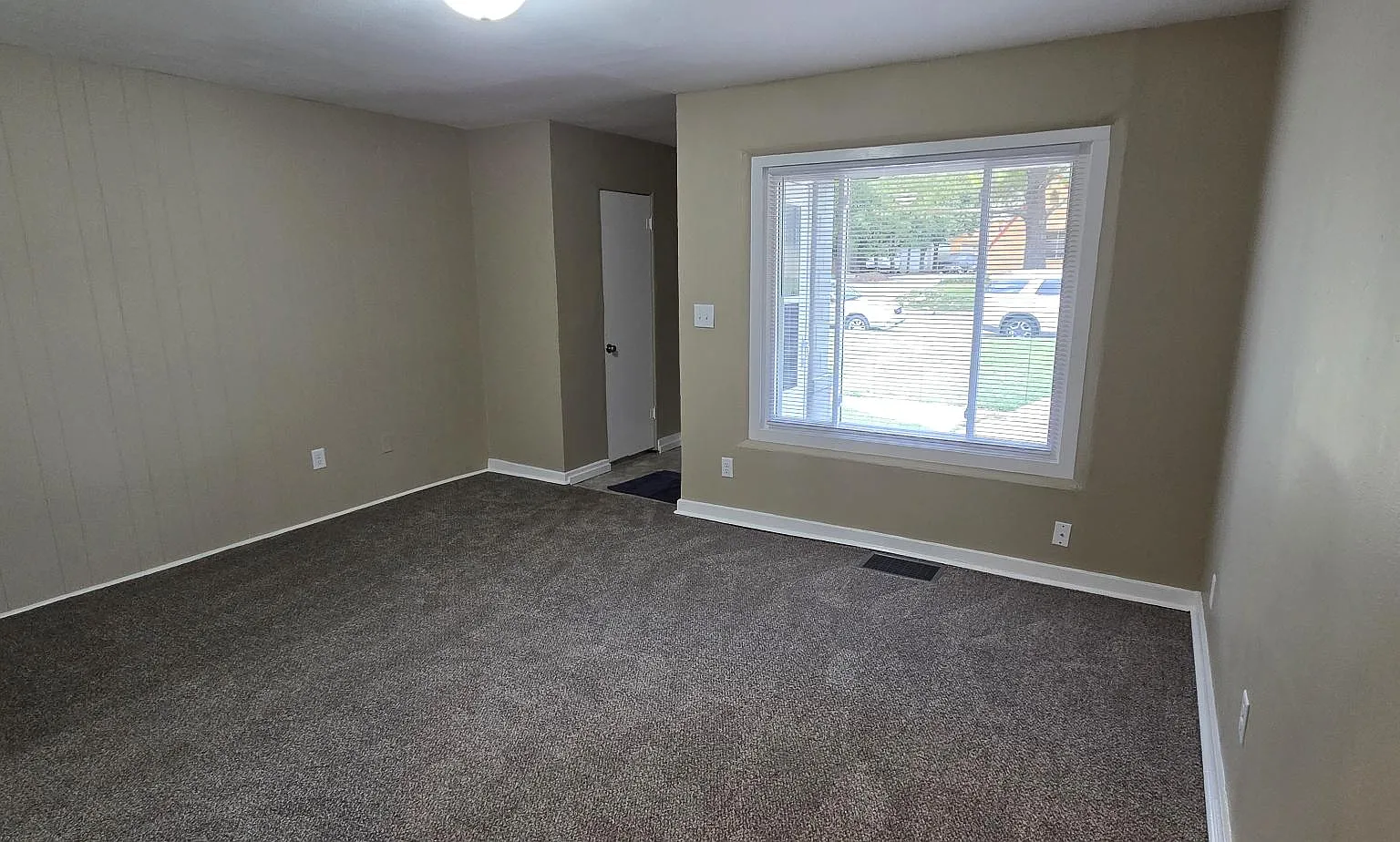 2 bed, 762 sqft, $825 — Photo 3