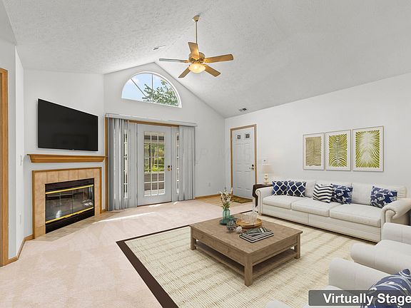 3rd image of 104 Canterbrick Dr