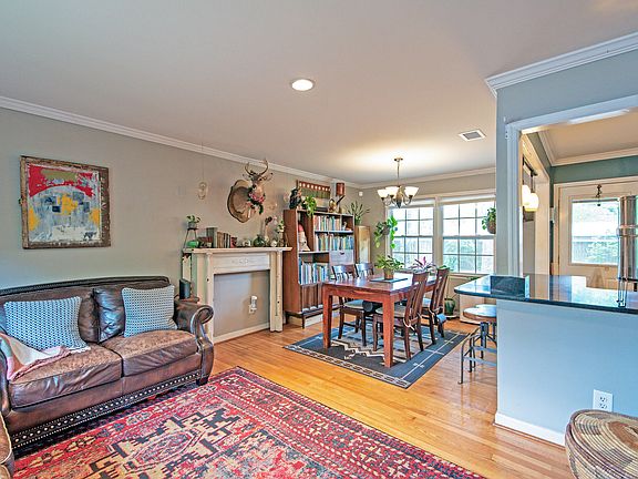 3rd image of 663 Harbor View Rd