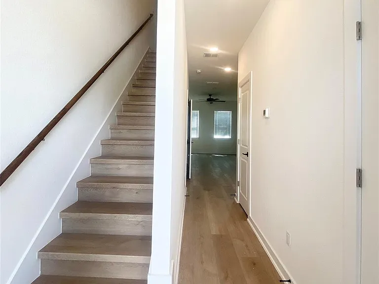 700 Horseshoe Dr #101 — Photo 7