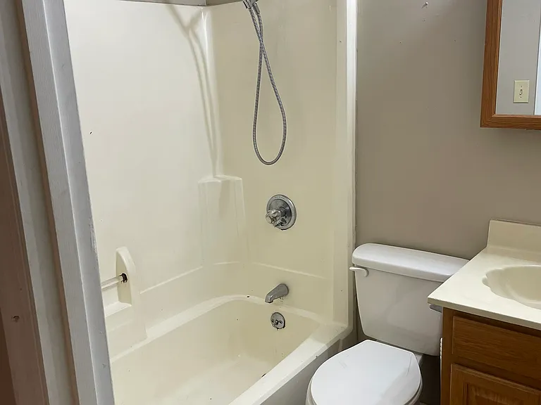 352 High St #6 — Photo 3