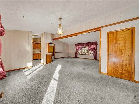 4th image of 181 Smith Hill Rd