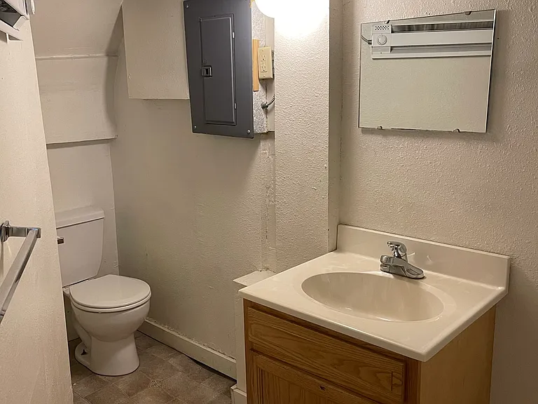211 Church St #4 — Photo 6