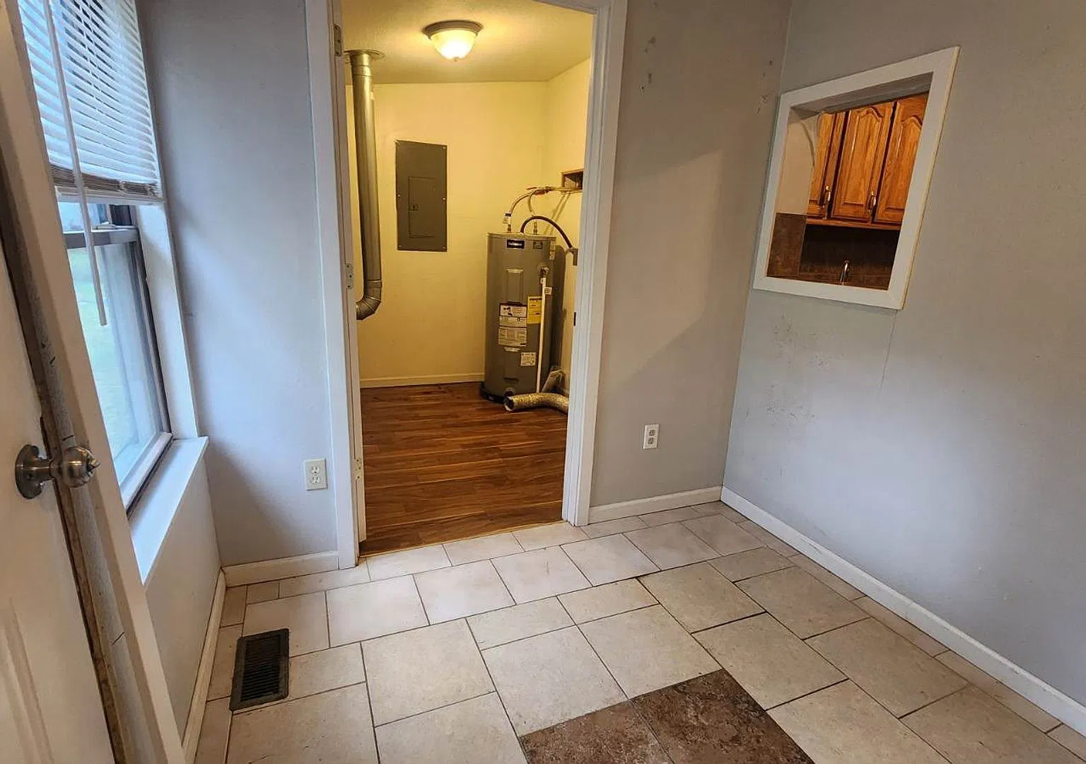 Now Available! 523 S Chestnut St.. — Photo 4