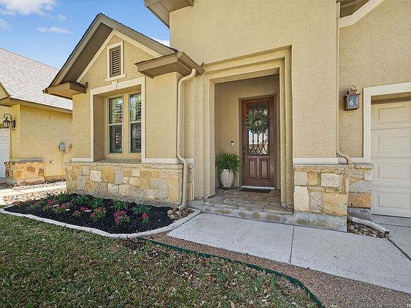 4th image of 3614 Tea Rose Glen