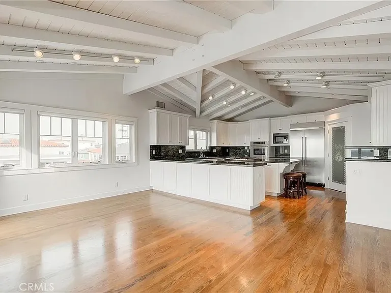 316 Highland Ave — Photo 11