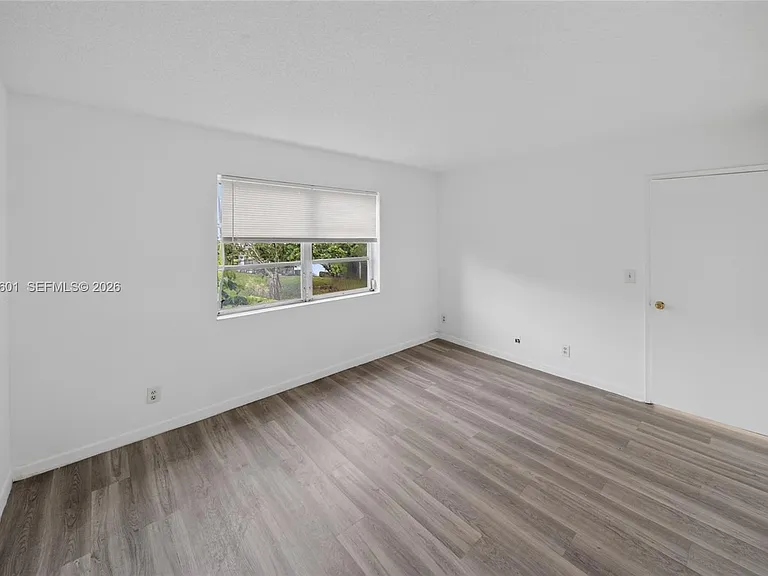 8750 N Sherman Cir #305 — Photo 12