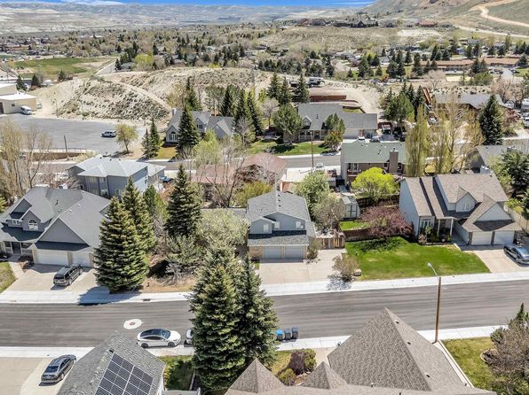 435 Evans Dr, Green River, WY 82935