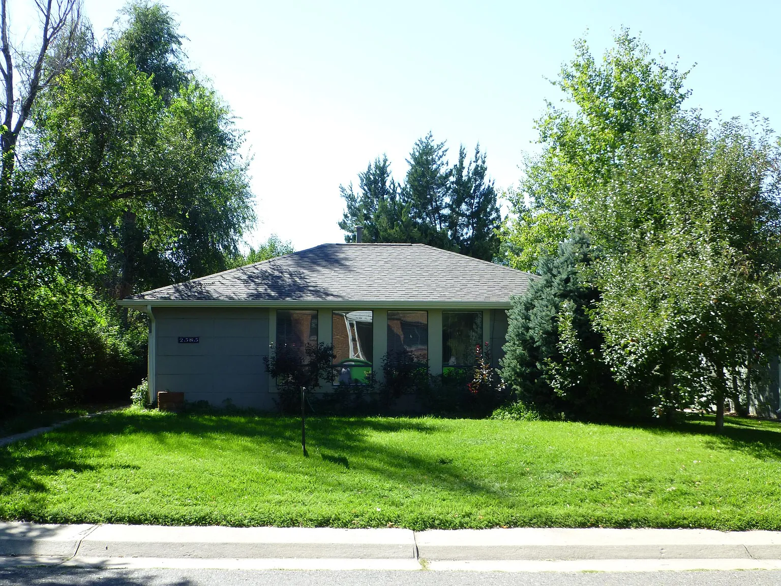 4 bed, 1356 sqft, $3,400 — Photo 2