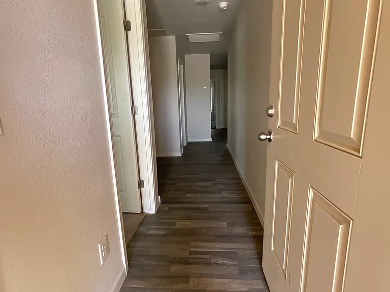 2405 Village Dr — Photo 29