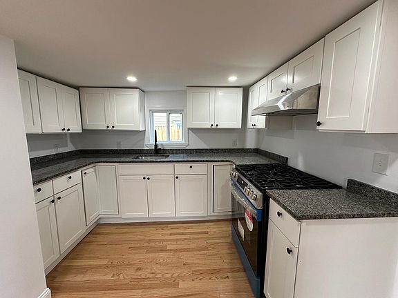 2nd image of 3 McLaren Avenue