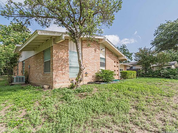 3rd image of 4726 HOLLYRIDGE DR