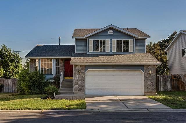 1st image of 1617 E Amblewood Ln