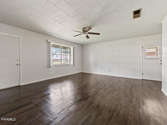 5th image of 1511 Elm St