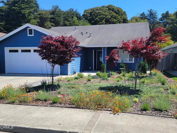 210 Hocker Ln, Fort Bragg, CA 95437