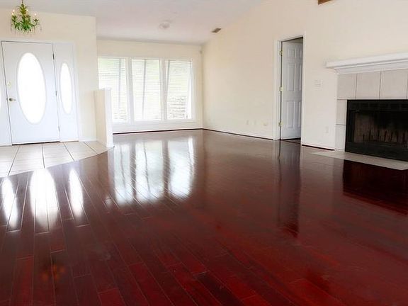 3rd image of 1007 Bay Harbor Dr