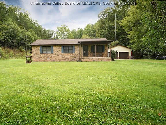 2nd image of 318 Thorofare Rd